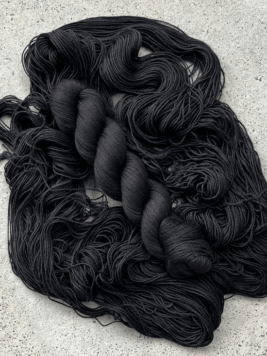 Merino Silk Yak Yarn | Nearly Black